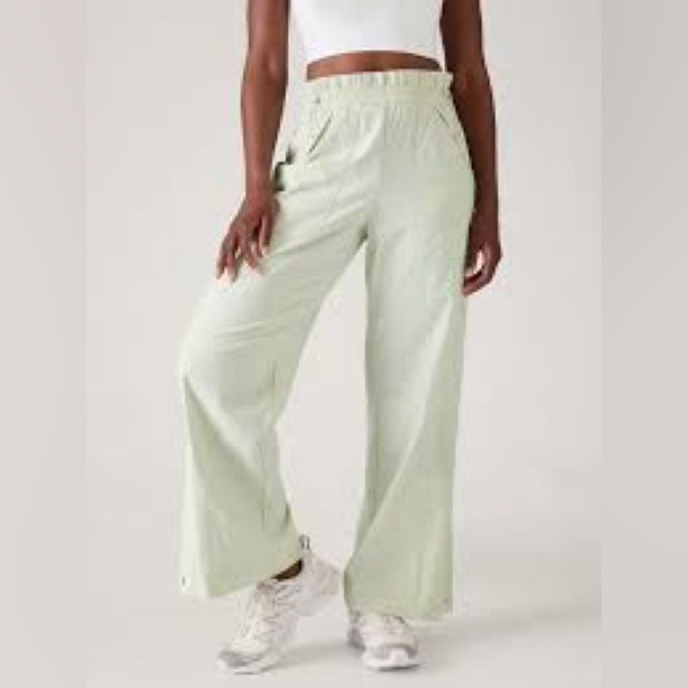 Athleta Trekkie High Rise Parachute Pant Sz 6 Mint Green Paperbag Waist Pull Up - Picture 3 of 16